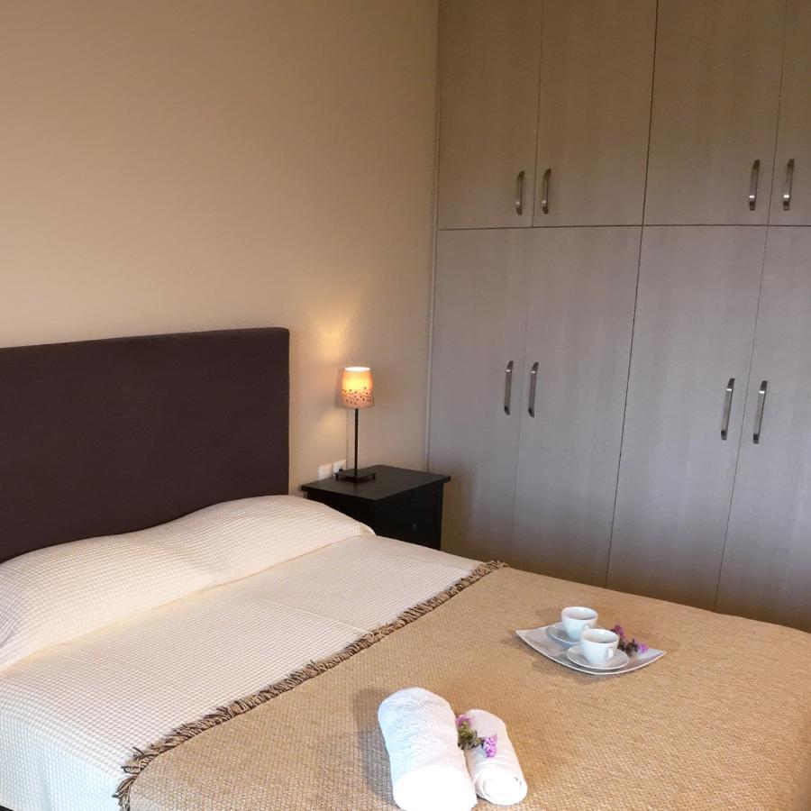 Ελιάδες - Eliades Apartments 카리스토스 외부 사진